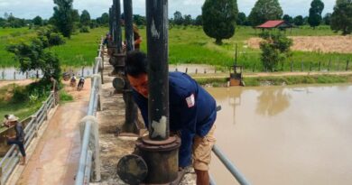 ក្រុមការងារអាជ្ញាធរជាតិអប្សរា តាមដានជាប្រចាំនៅតាមទ្វារទឹកសំខាន់ៗក្នុងតំបន់រមណីយដ្ឋានអង្គរ-APSARA National Authority’s working team regularly monitors the main water gates in the Angkor site-04 October 2022