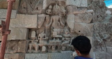 ការងារជួសជុលនិងតថ្ម ដែលបាក់បែកគឺជាផ្នែកសំខាន់មួយសម្រាប់ការជួសជុលប្រាសាទបុរាណ-Repairing broken stones is an important part of the restoration of ancient temples-02 June 2023