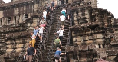 ទិដ្ឋភាពភ្ញៀវទេសចរចម្រុះជាតិសាសន៍ទស្សនាប្រាសាទអង្គរវត្ត- Tourists visiting Angkor Wat- 04 July 2024
