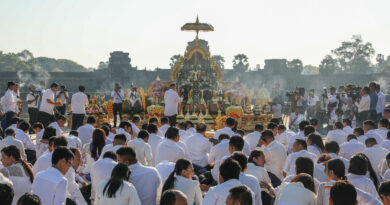 ឯកឧត្តម ហង់ ពៅ អគ្គនាយកនៃអាជ្ញាធរជាតិអប្សរា ចូលរួមពិធីប្រុងពលីបើកការដ្ឋានព្រឹត្តិការណ៍អង្គរសង្ក្រាន្ត-H.E. Dr. Hang Peou, Director-General of the APSARA National Authority, Attends Prayer Ceremony for Angkor Sankranta Event -​ 09 March 2025