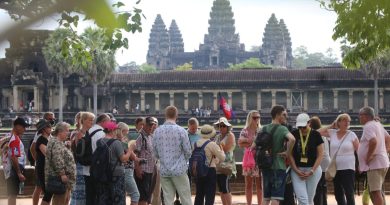 ការទស្សនាប្រាសាទអង្គរវត្ត ដើរចូលពីទិសខាងលិច ទេសចរគ្រប់រូបនឹងឃើញទិដ្ឋភាពដ៏ស្គឹមស្កៃ និងគោរពលើកតម្លៃប្រាសាទ -Visiting Angkor Wat Temple-​ 16 October 2025